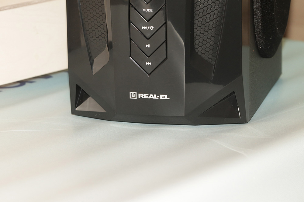 Сабвуфер REAL-EL M-350 REAL-EL M-350