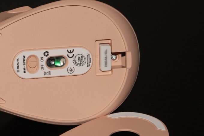 Wireless-optical-mouse-REAL-EL RM-370W