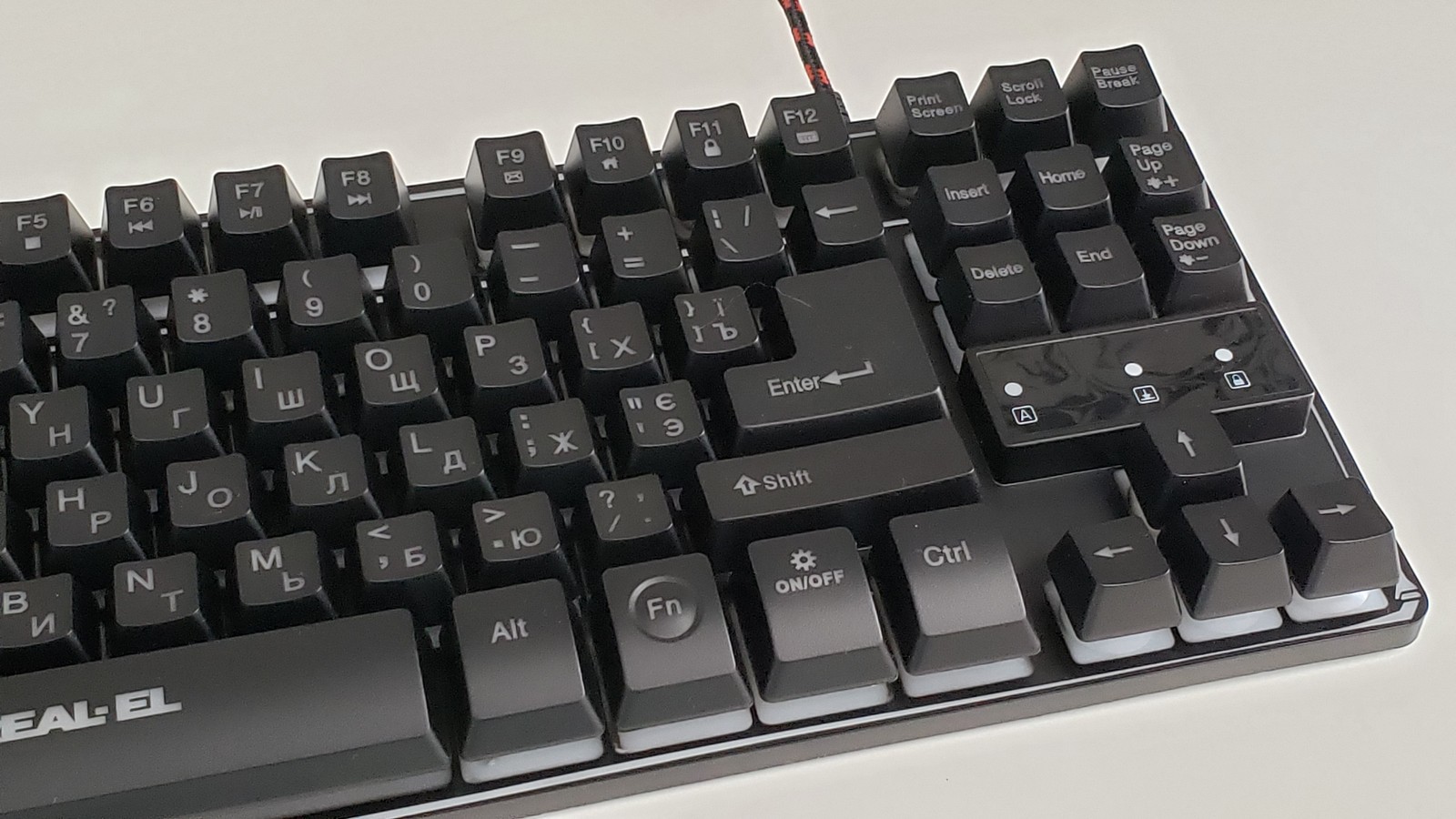 Фото клавіатури REAL-EL Gaming 8710 TKL Backlit