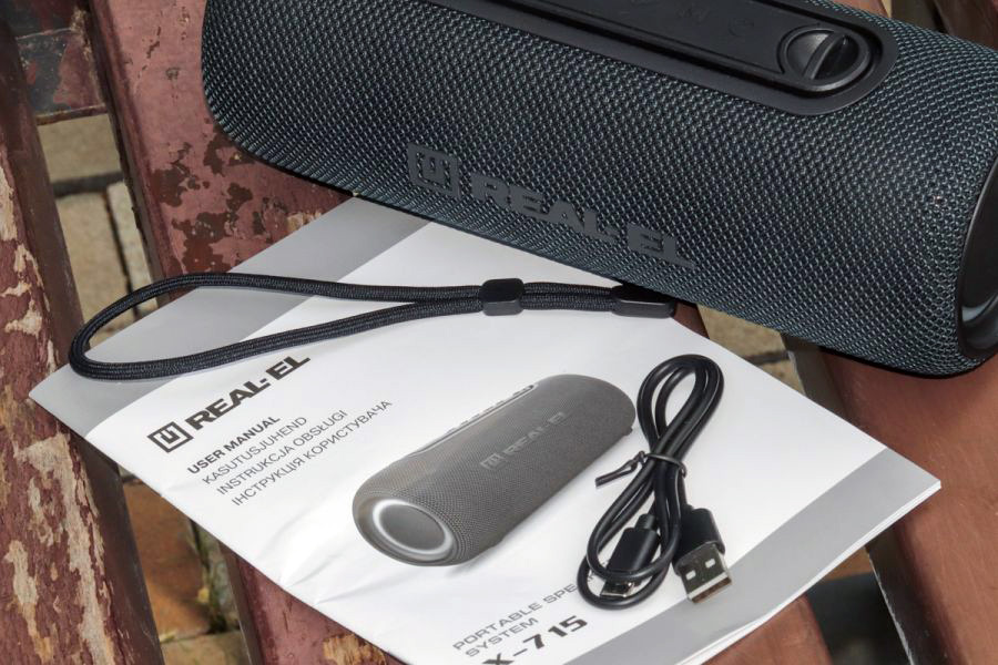 REAL-EL_X-715_portable_acoustics