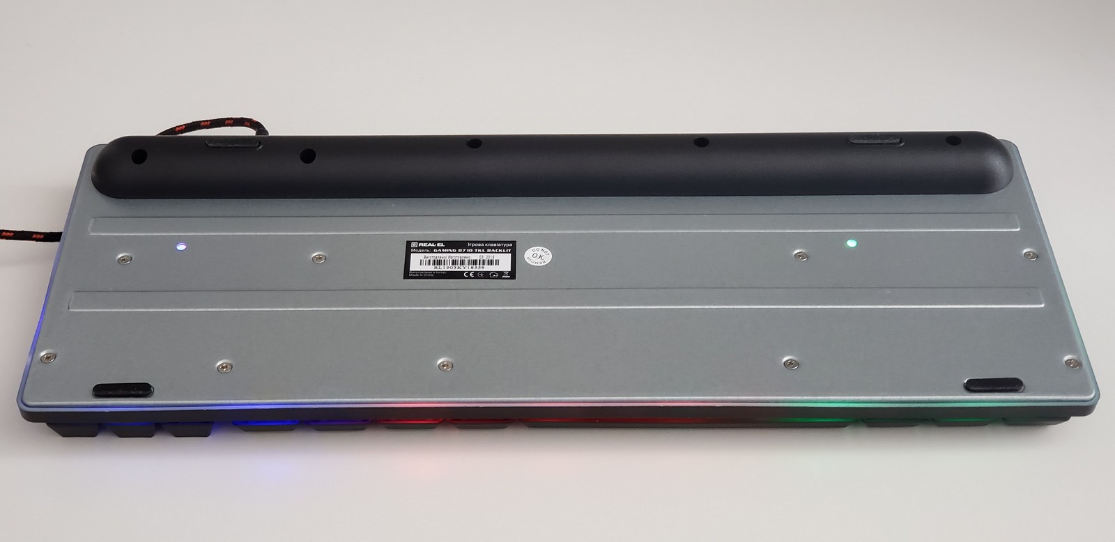 Фото металевого корпусу клавіатури REAL-EL Gaming 8710 TKL Backlit