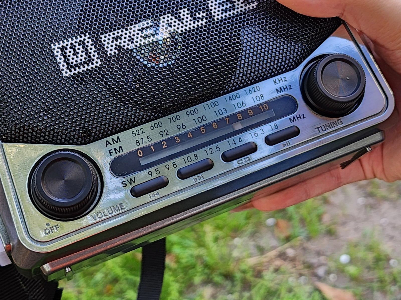Портативний радіоприймач REAL-EL X-525 Portativnij-radioprijmach-REAL-EL-X-525