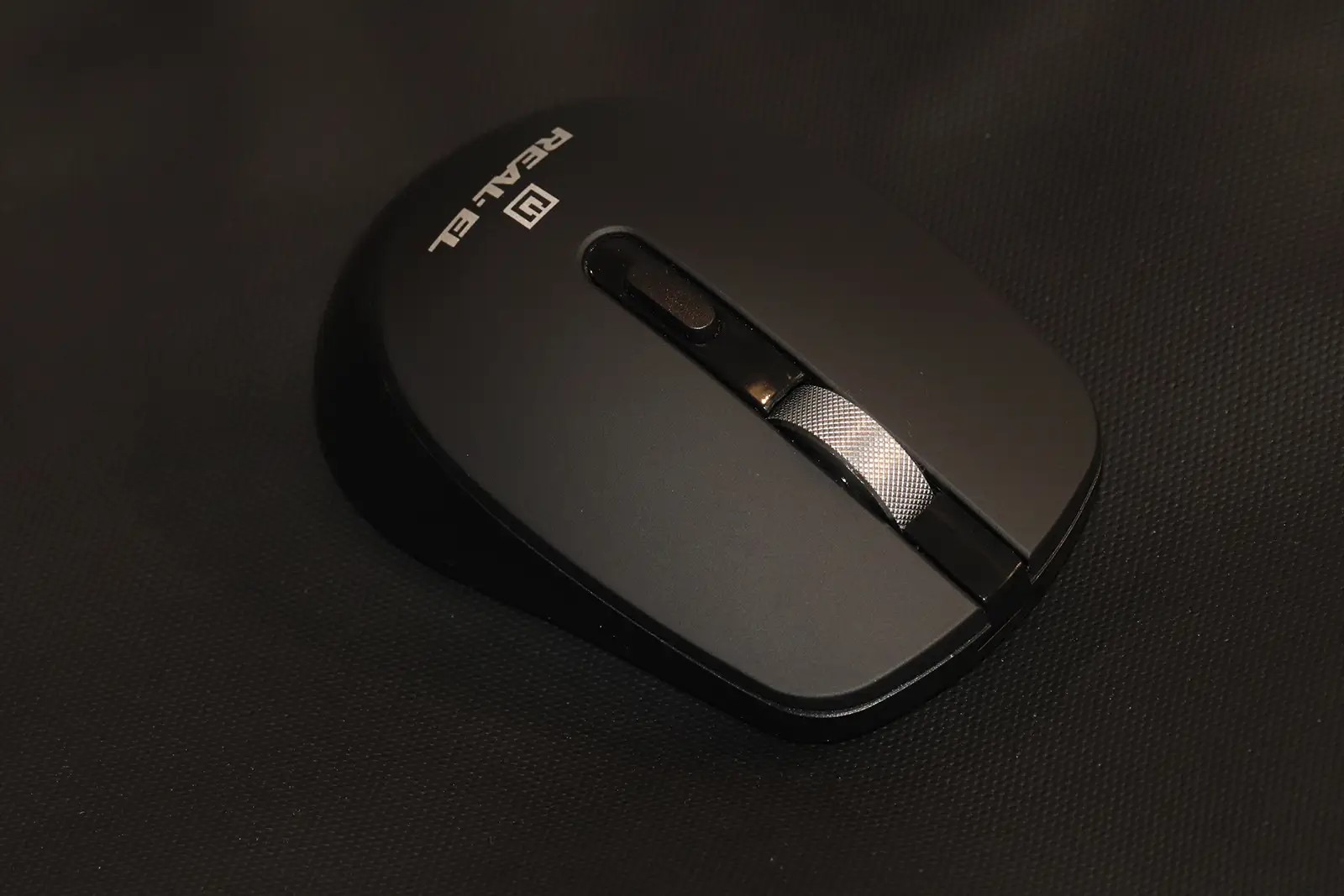 bezdrotova_myshka_REAL-EL_RM-380W